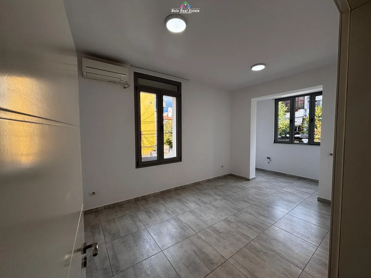 Zyre me Qera 2+1 tek Rruga e Dibres (ID BZ2718) Tirane.