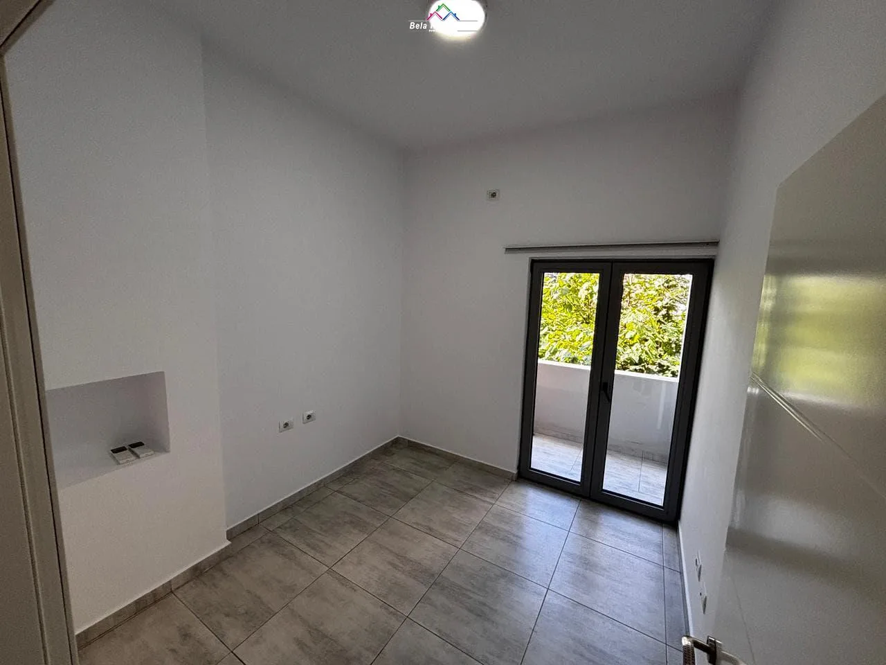 Zyre me Qera 2+1 tek Rruga e Dibres (ID BZ2718) Tirane.
