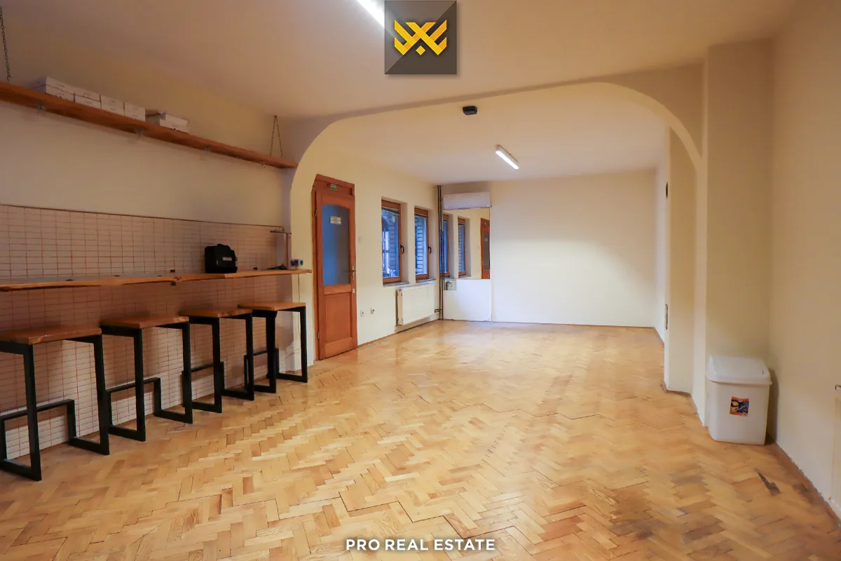 Zyrë 160m² me #QIRA në Qendër
