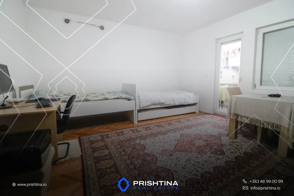 Shtëpi me qira 170m² në Pejton