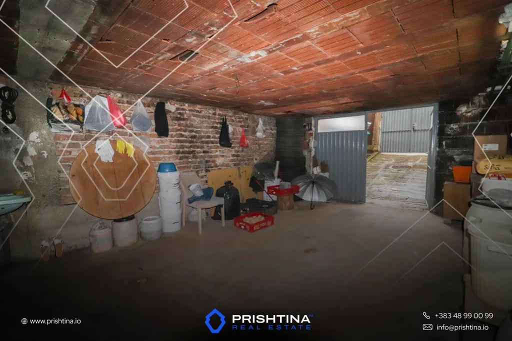 Shtëpi me qira 170m² në Pejton