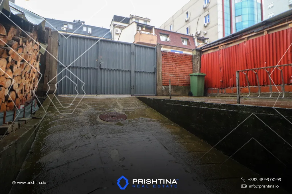 Shtëpi me qira 170m² në Pejton