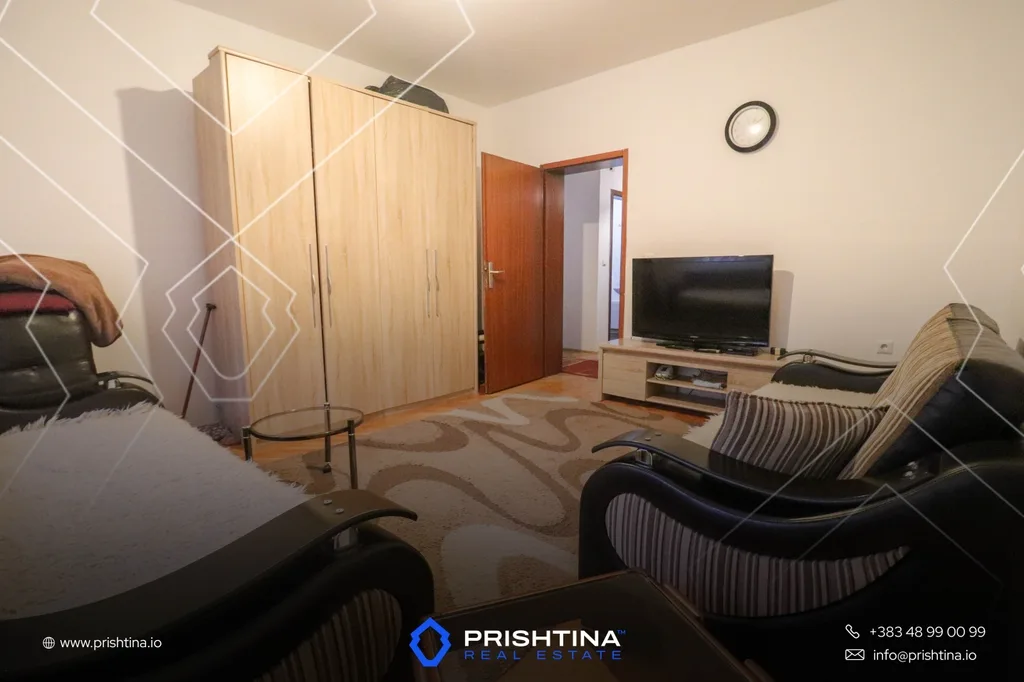 Shtëpi me qira 170m² në Pejton