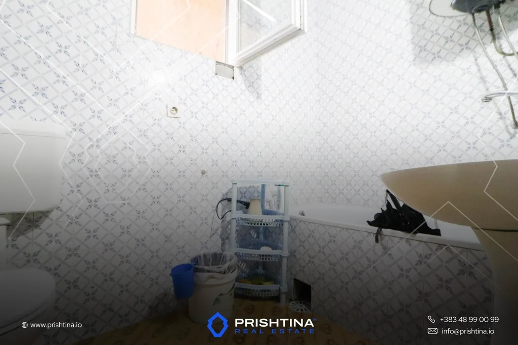 Shtëpi me qira 170m² në Pejton