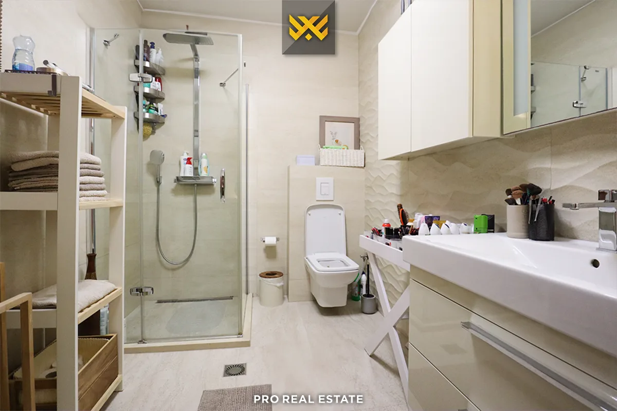 Shtëpi 284m² për #SHITJE në Lagjen Nic