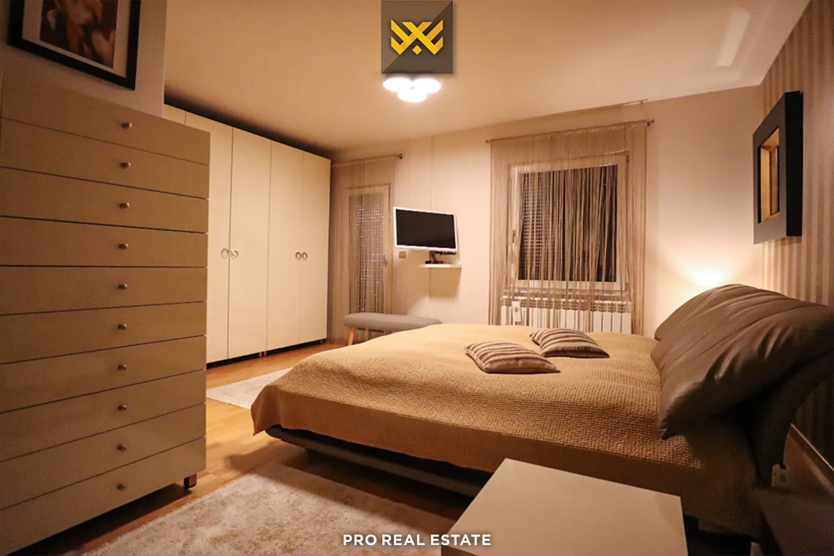 Shtëpi 284m² për #SHITJE në Lagjen Nic