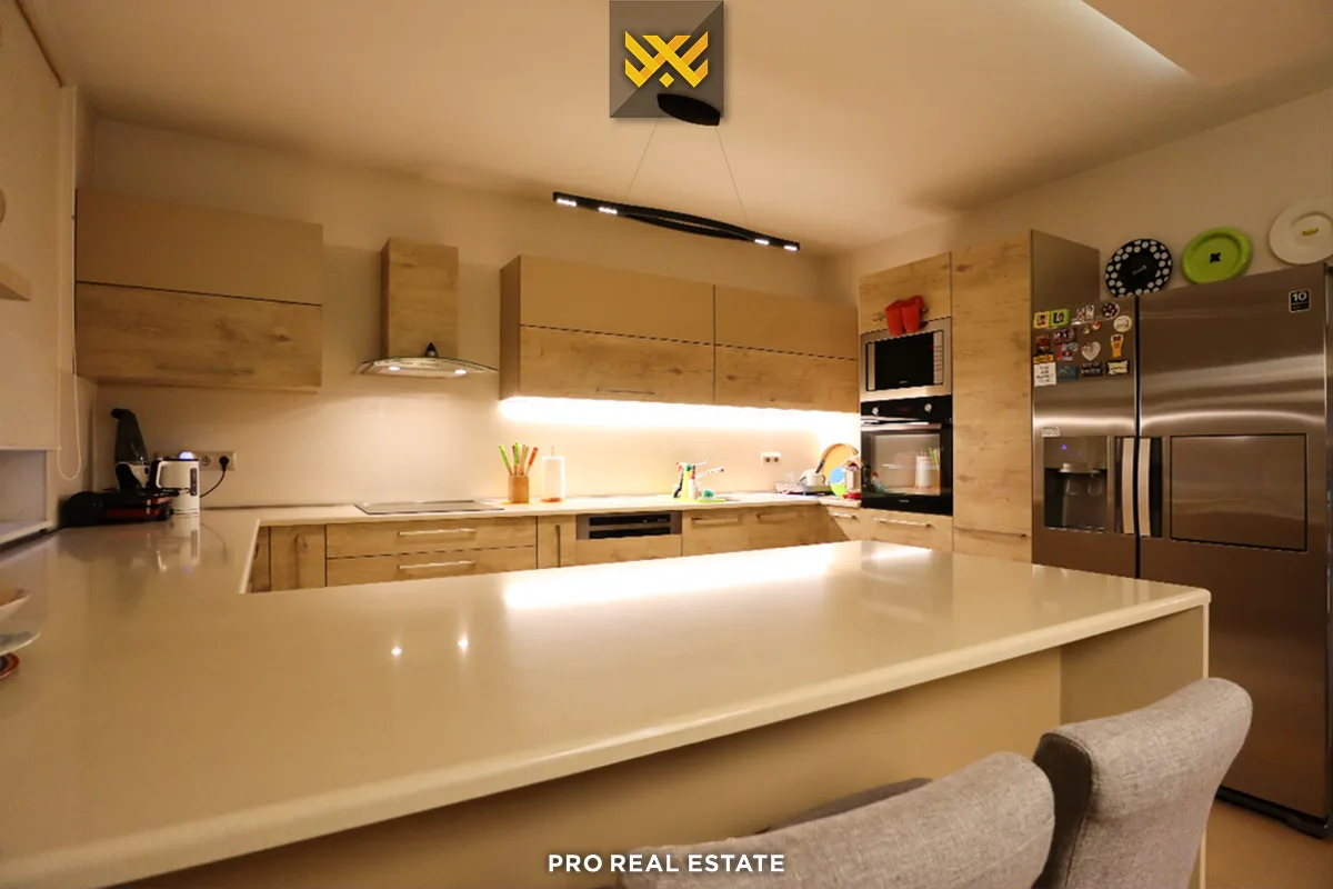 Shtëpi 284m² për #SHITJE në Lagjen Nic