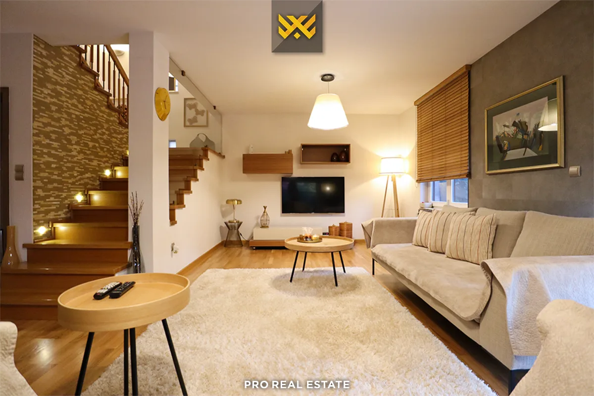 Shtëpi 284m² për #SHITJE në Lagjen Nic