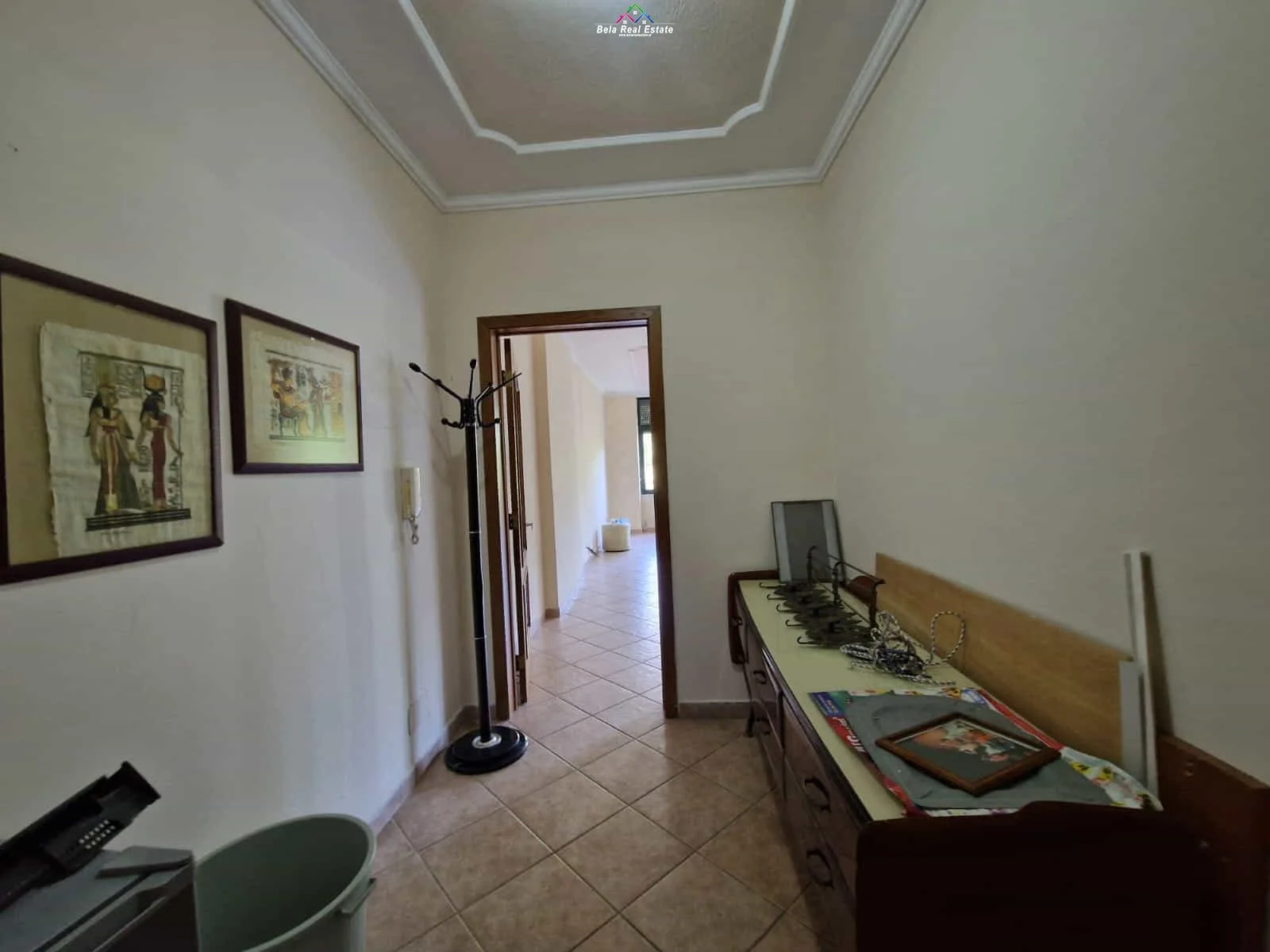 Zyre Me Qera Tek Ish Ekspozita (ID BZ2924) Tirane
