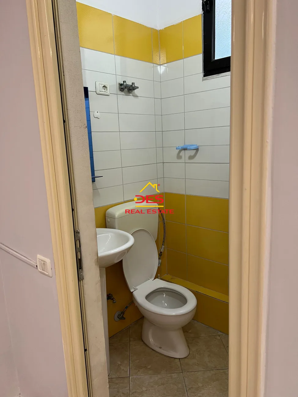 JEPET ME QIRA AMBIENT BIZNESI NË BULEVARDIN VLORË-SKELË 📍 Pranë Max Optika