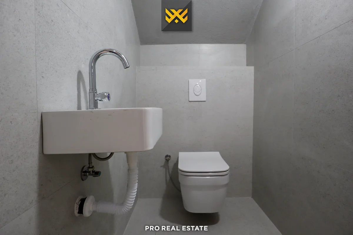 Lokal 580m² me #QIRA në Taslixhe I