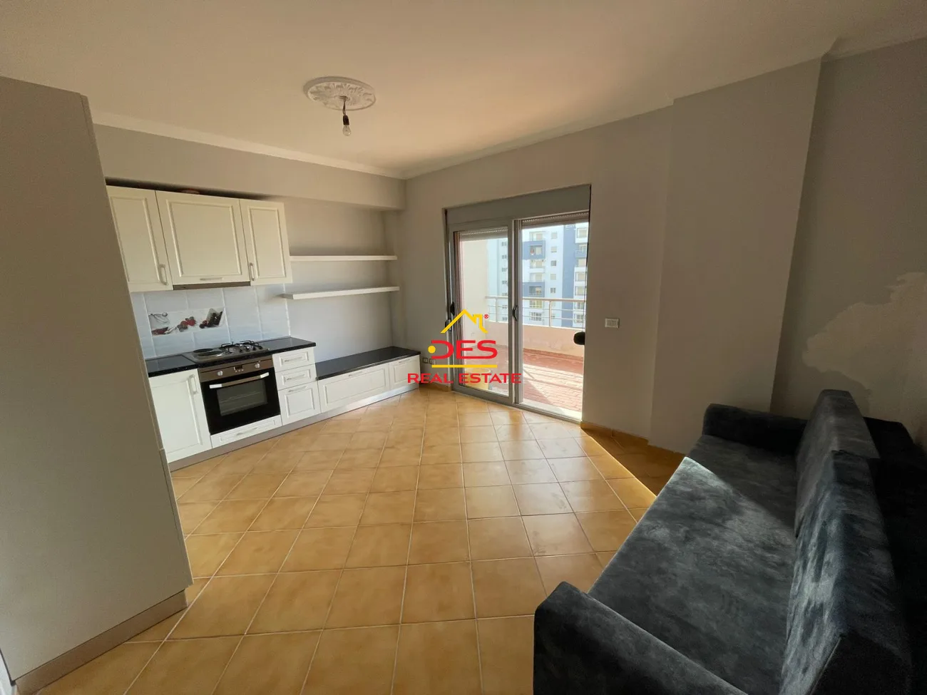 Jepet me qira apartament 1+1 në lungomare me pamje nga deti🌅