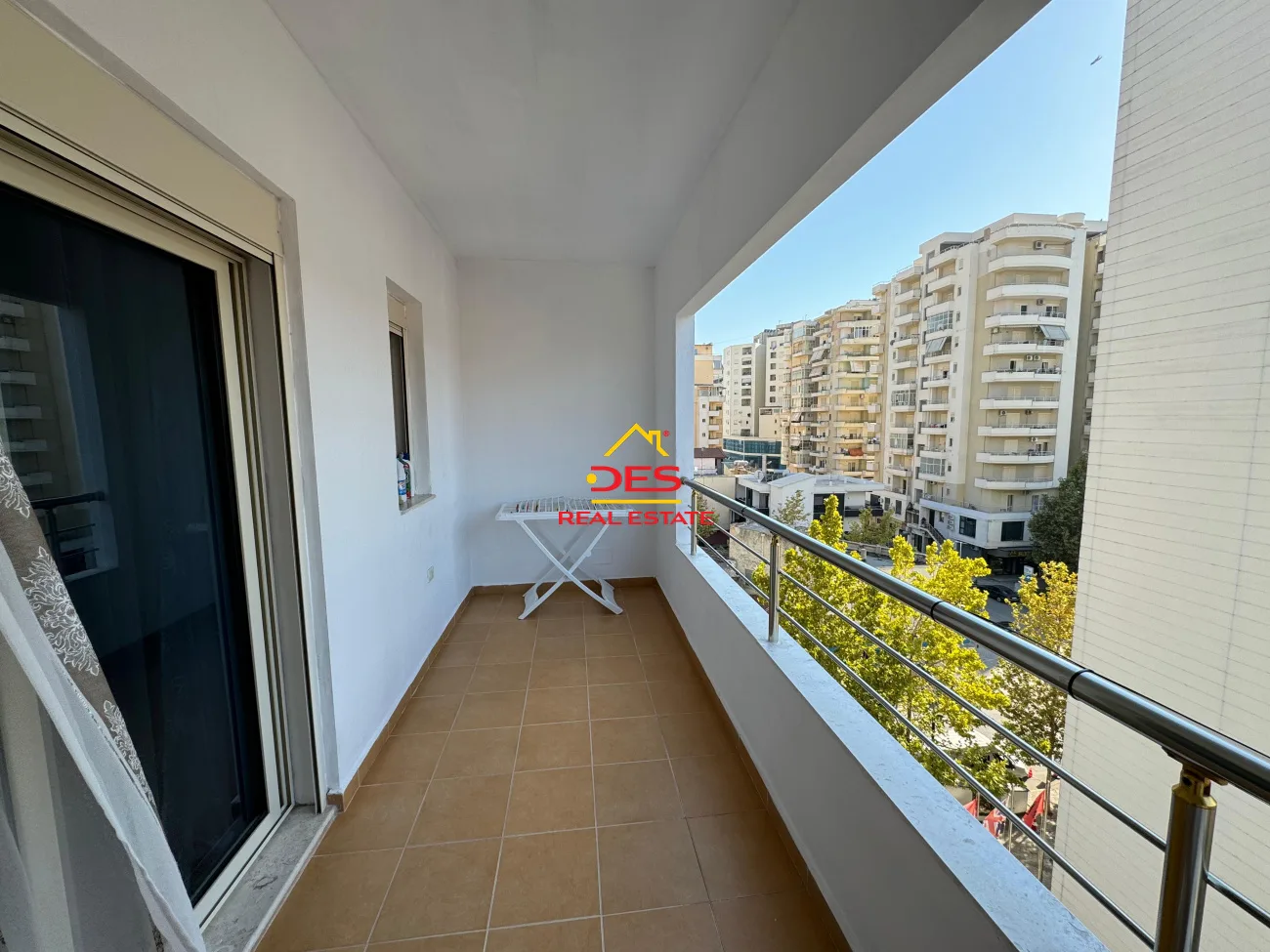 Jepet me qira apartament 2+1+2 pranë hotel partner,vlorë
