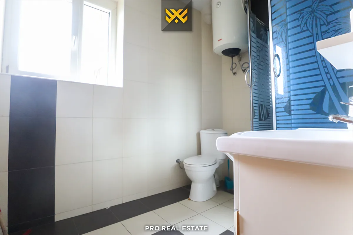 Zyrë 71m² me #QIRA në Qendër
