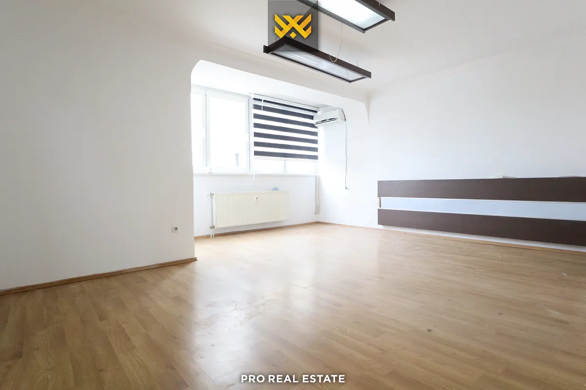 Zyrë 71m² me #QIRA në Qendër