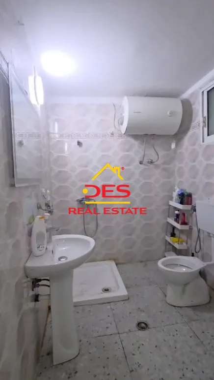 Shitet shtëpi private 2-katëshe pranë sahatit, vlorë