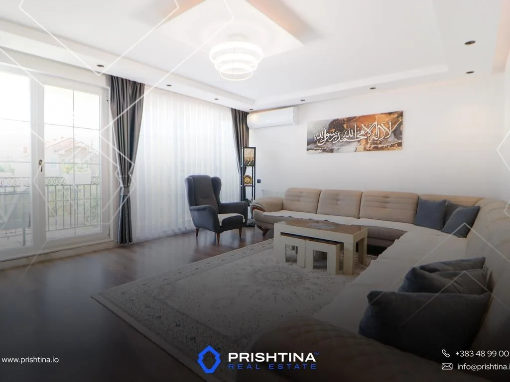Shtepi në shitje 520m² në secilin kat nga 130m2  + 3 ari truall në Kodren e Trimave