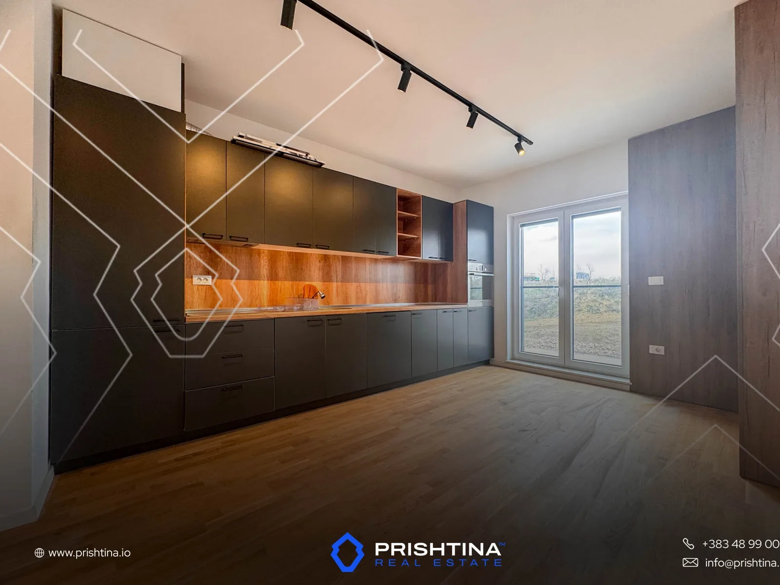 Banesë me qira 180m² te Prishtina e Re