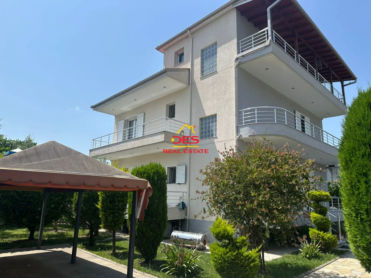 Shitet shtëpi private në lagjen ‘emin matraxhiu’ , elbasan