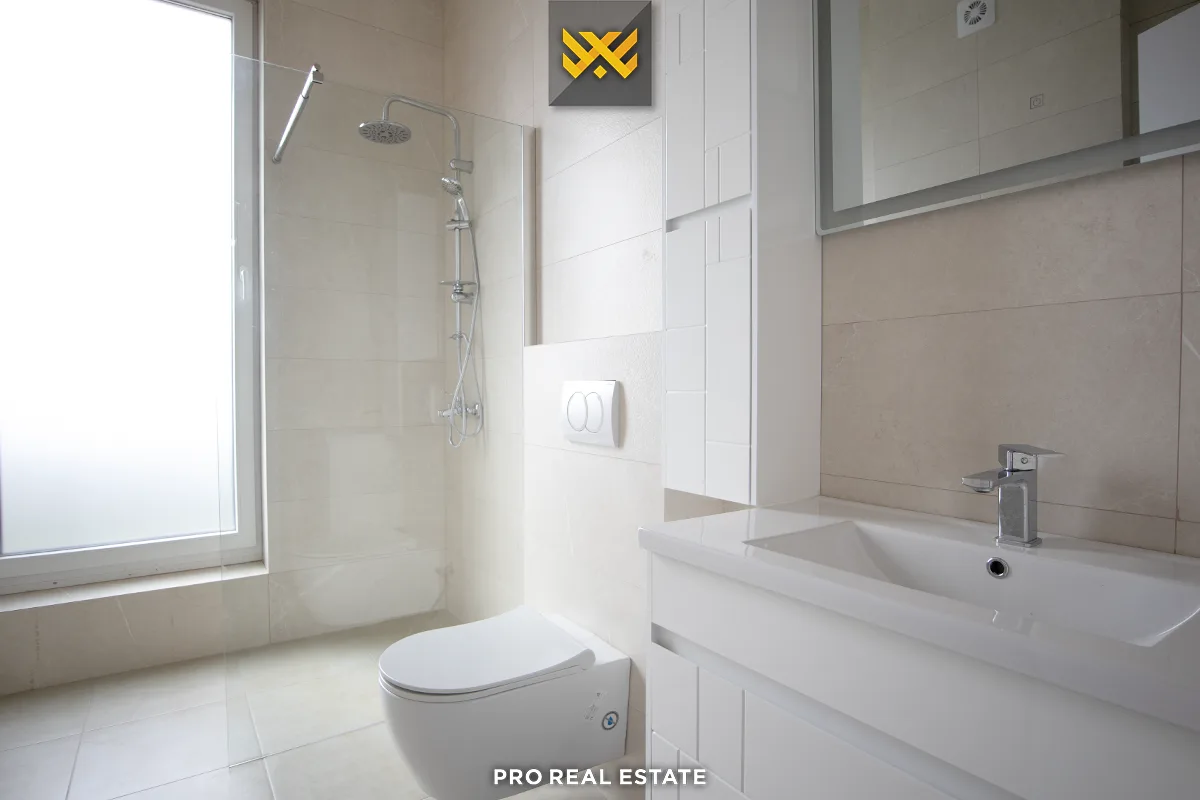 Banesë Penthouse 188.3m² + 97m² për #SHITJE te Mati 1.