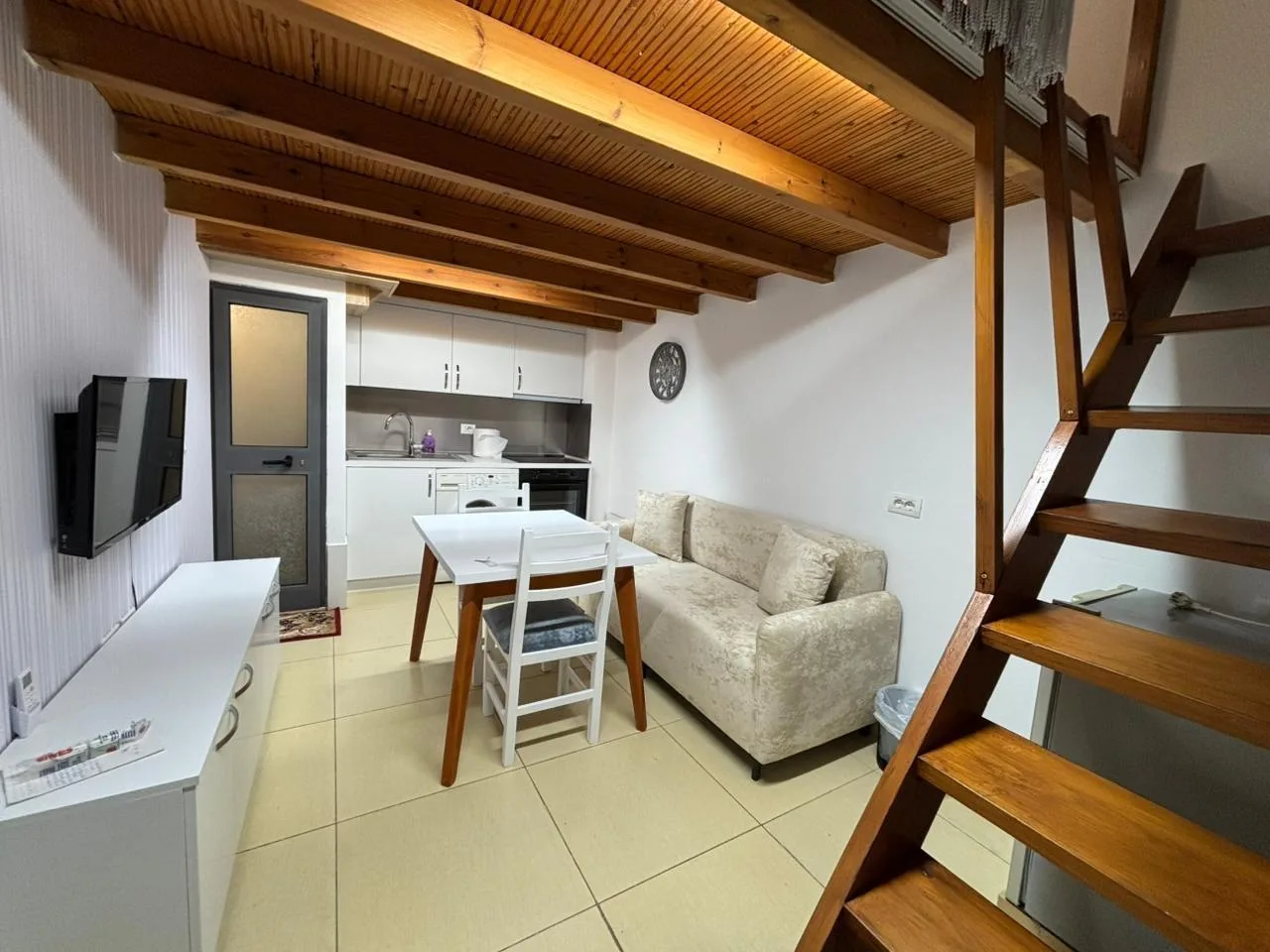 Garsoniere Duplex me qera ne Astir (ID BG132) Tirane