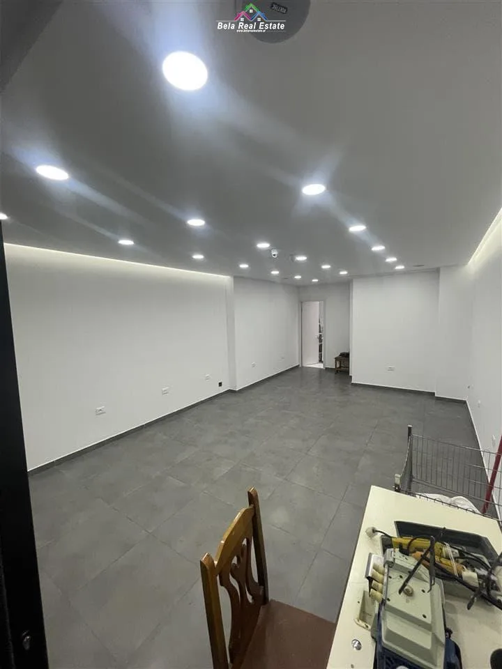 Dyqan Me Qera Tek Rruga Ferit Xhajko (ID BD21652) Tirane.