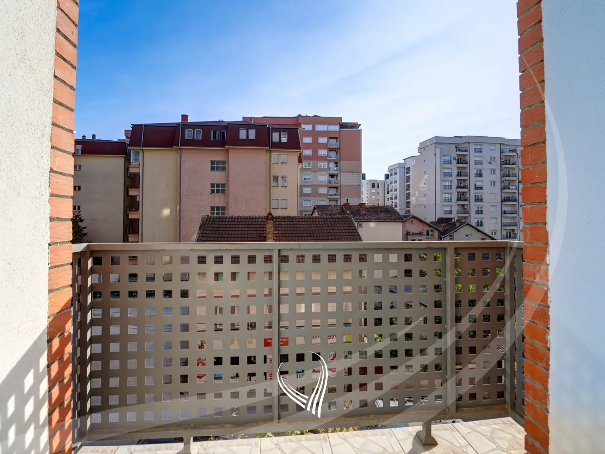 Banesë me 2 dhoma gjumi me qira në lagjen e Muhaxherëve