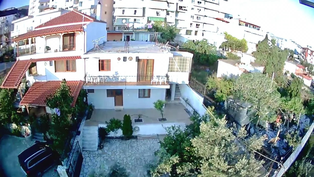 Shitet vilë 2-katëshe në sarandë
