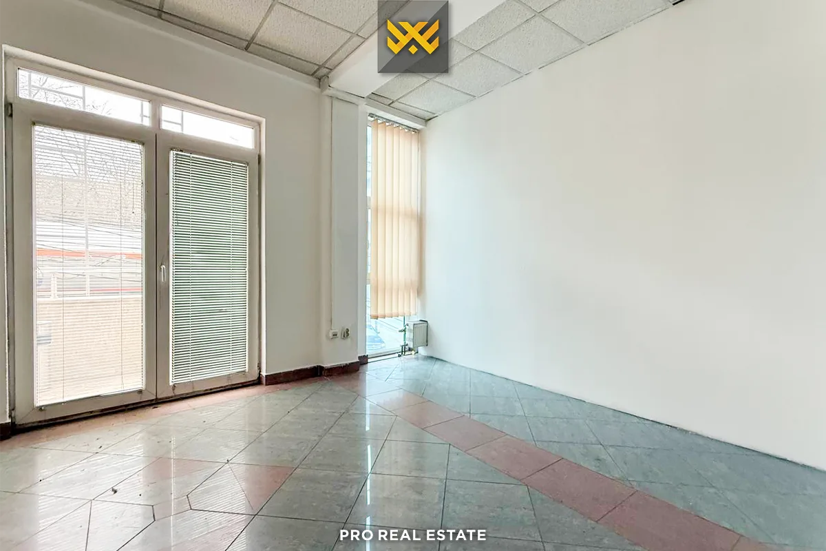 Objekt 978.13m² me #QIRA te Parku i Qytetit