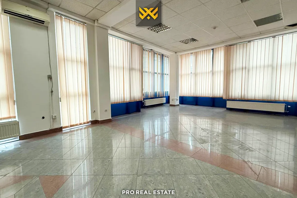Objekt 978.13m² me #QIRA te Parku i Qytetit