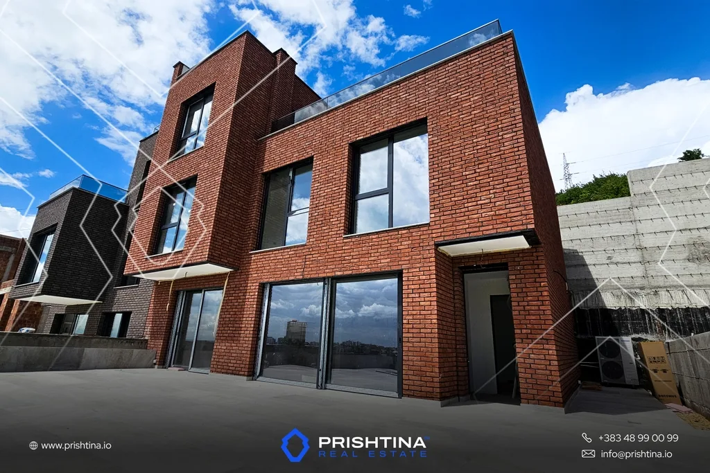 SHTEPI NE SHITJE 387.06m² NE TAUKBASHQE!