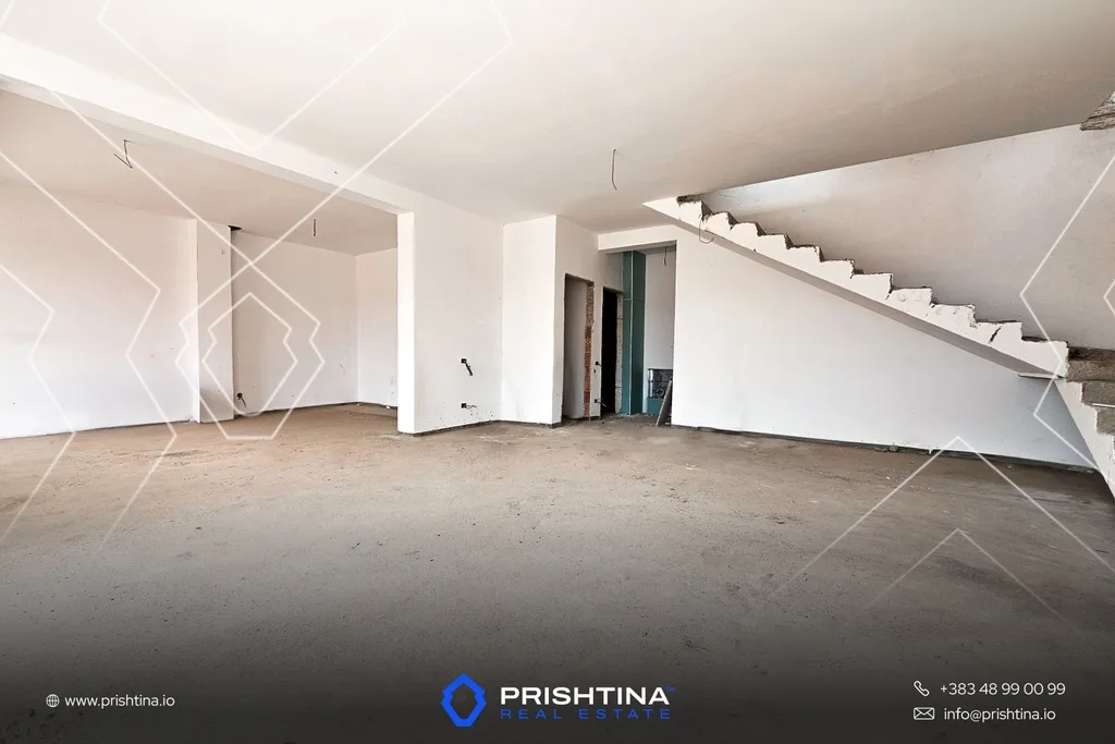 SHTEPI NE SHITJE 387.06m² NE TAUKBASHQE!