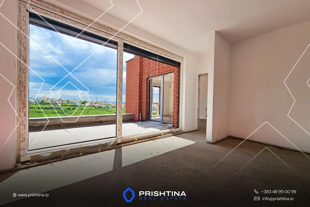 SHTEPI NE SHITJE 387.06m² NE TAUKBASHQE!