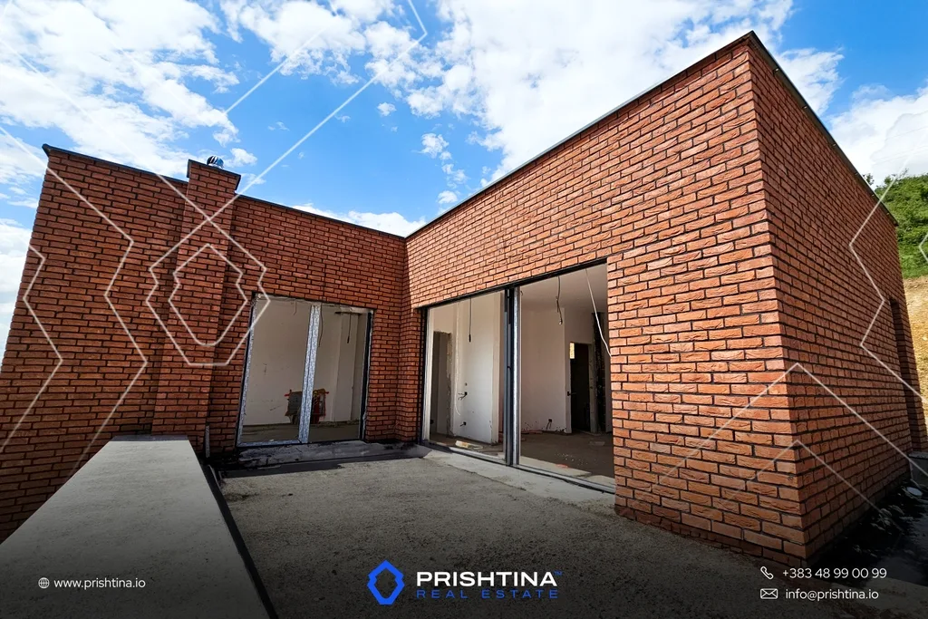 SHTEPI NE SHITJE 387.06m² NE TAUKBASHQE!