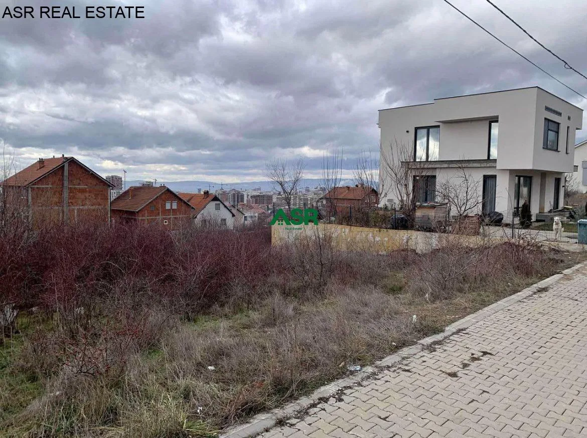 Ofrohet për SHITJE trualli në Matiçan