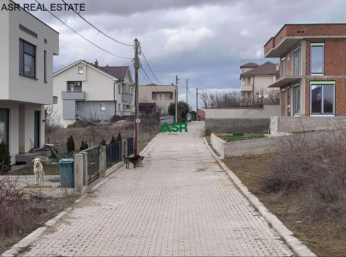 Ofrohet për SHITJE trualli në Matiçan
