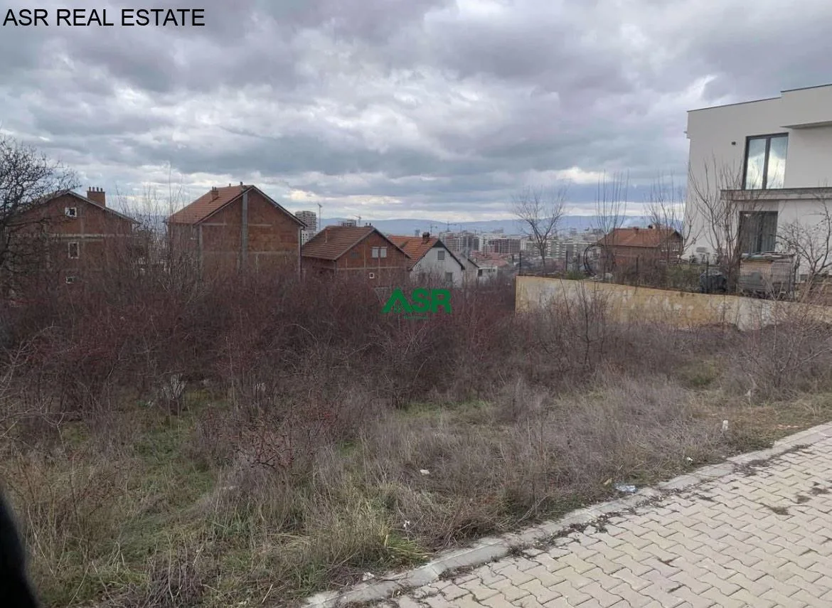 Ofrohet për SHITJE trualli në Matiçan