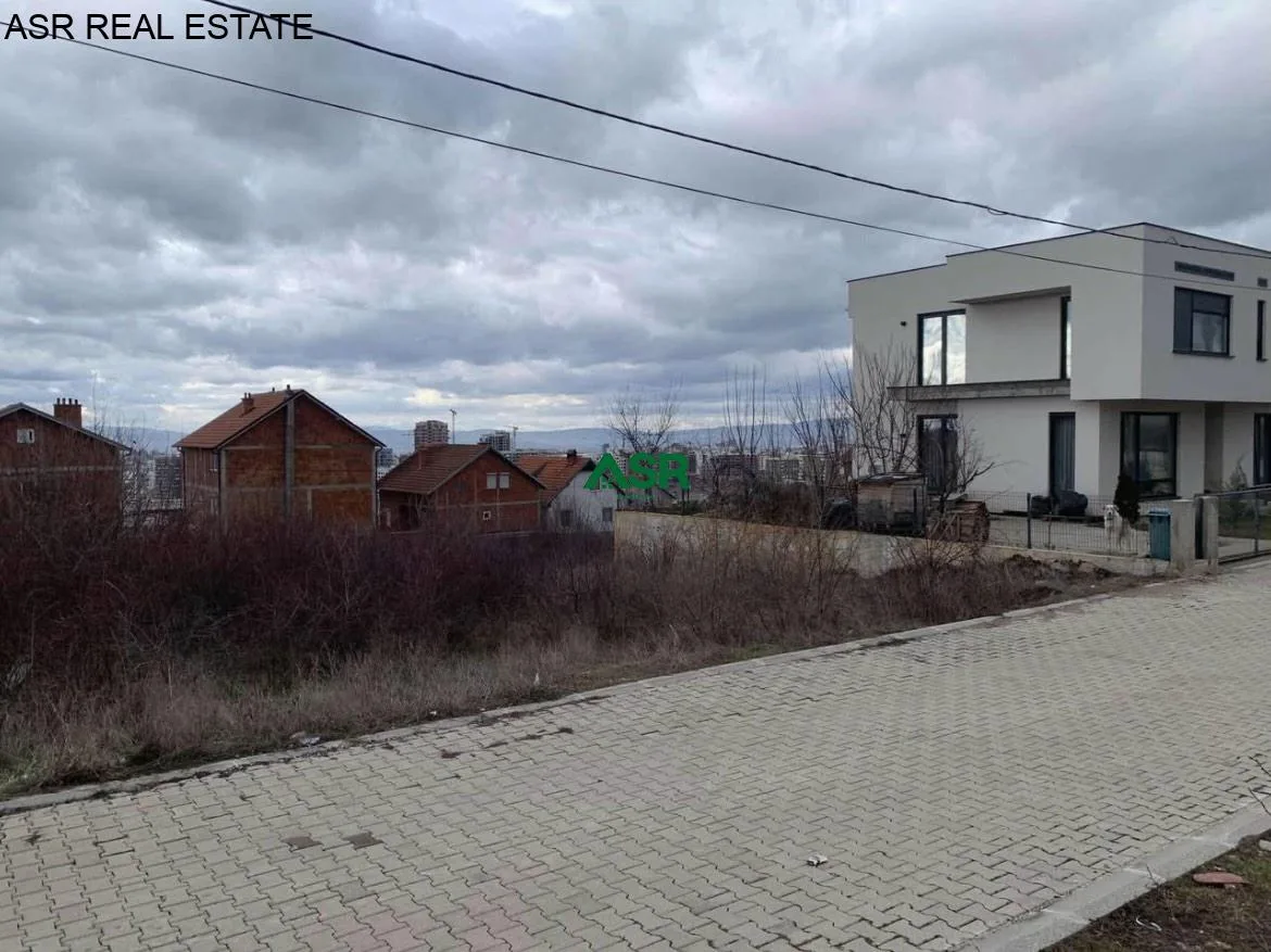 Ofrohet për SHITJE trualli në Matiçan
