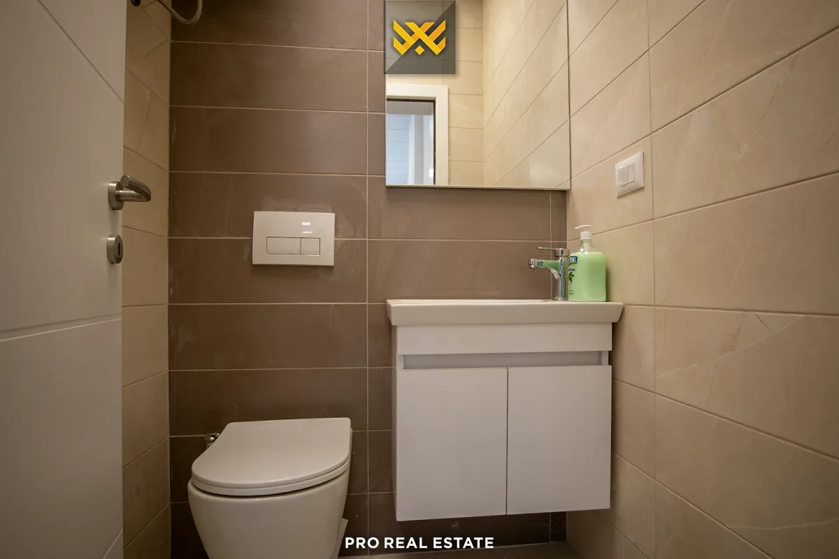 Lokal 51.75m² për #SHITJE në Bregun e Diellit.
