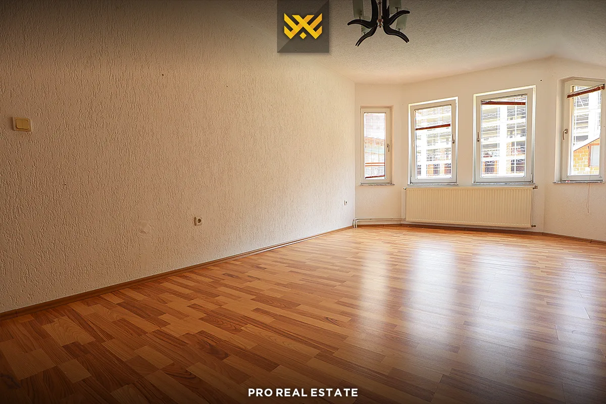 Shtëpi 300m² për #SHITJE te Mati 1.