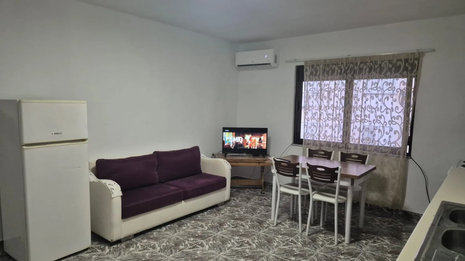Apartament me Qera 2+1 tek Blloku (ID B221329)