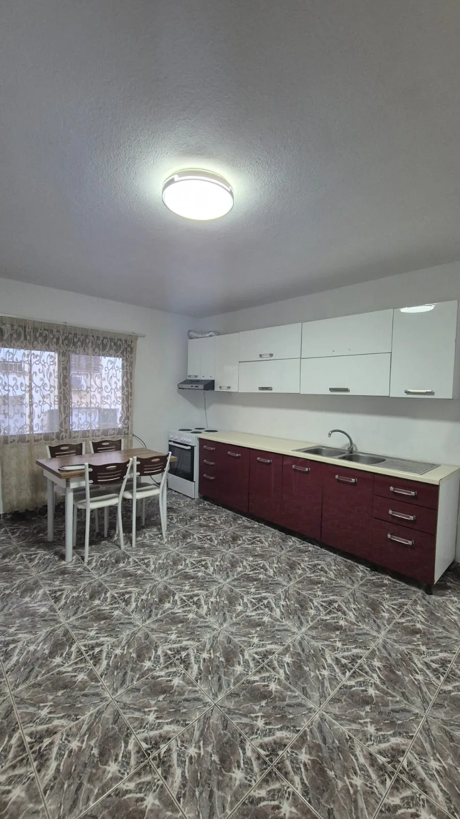 Apartament me Qera 2+1 tek Blloku (ID B221329)