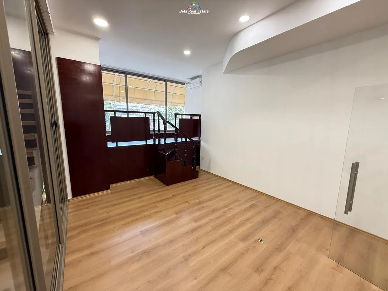 Zyre Me Qera Ne Qender (ID BZ2842) Tirane
