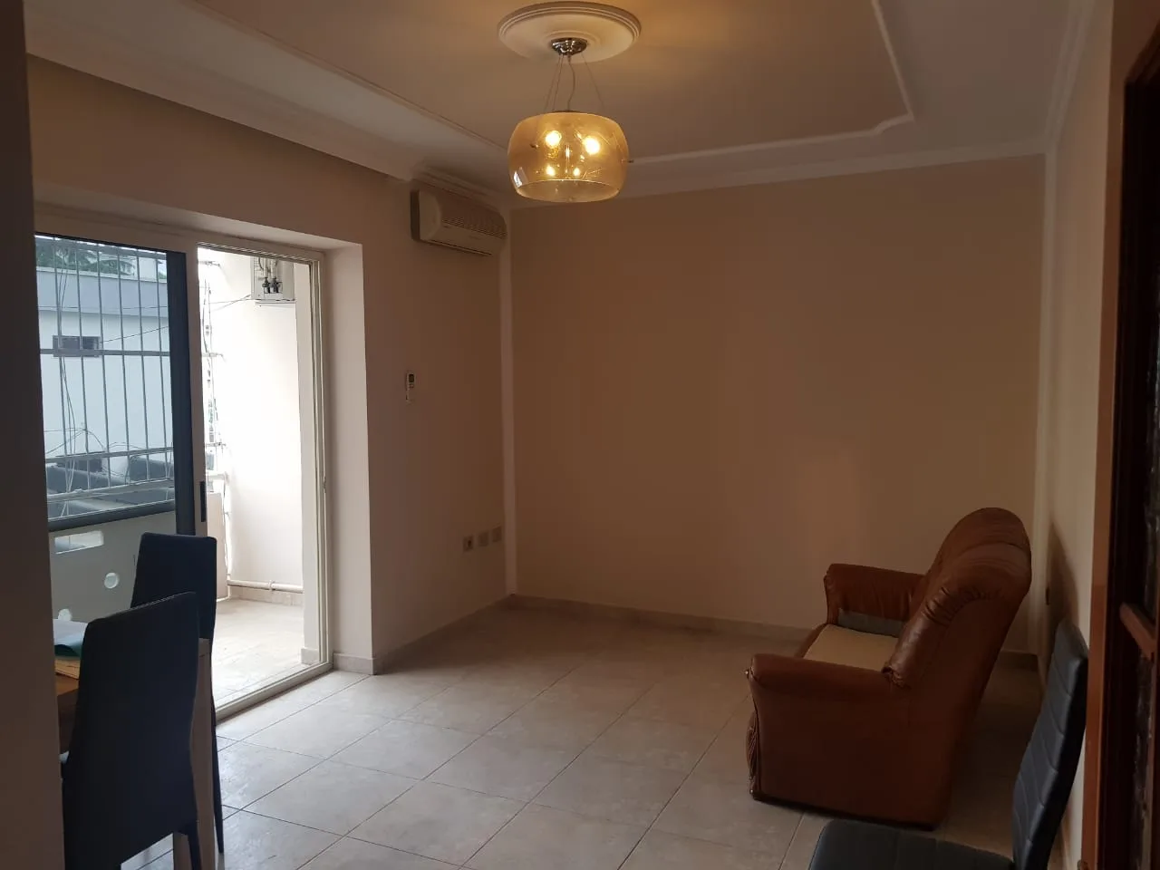 Jepet me qira apartament 3+1 në myslym shyr, tiranë