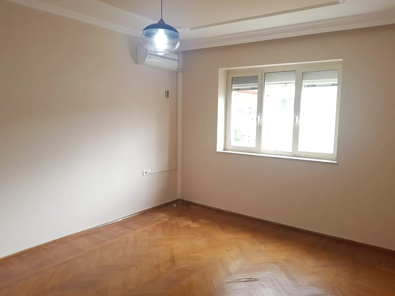 Jepet me qira apartament 3+1 në myslym shyr, tiranë
