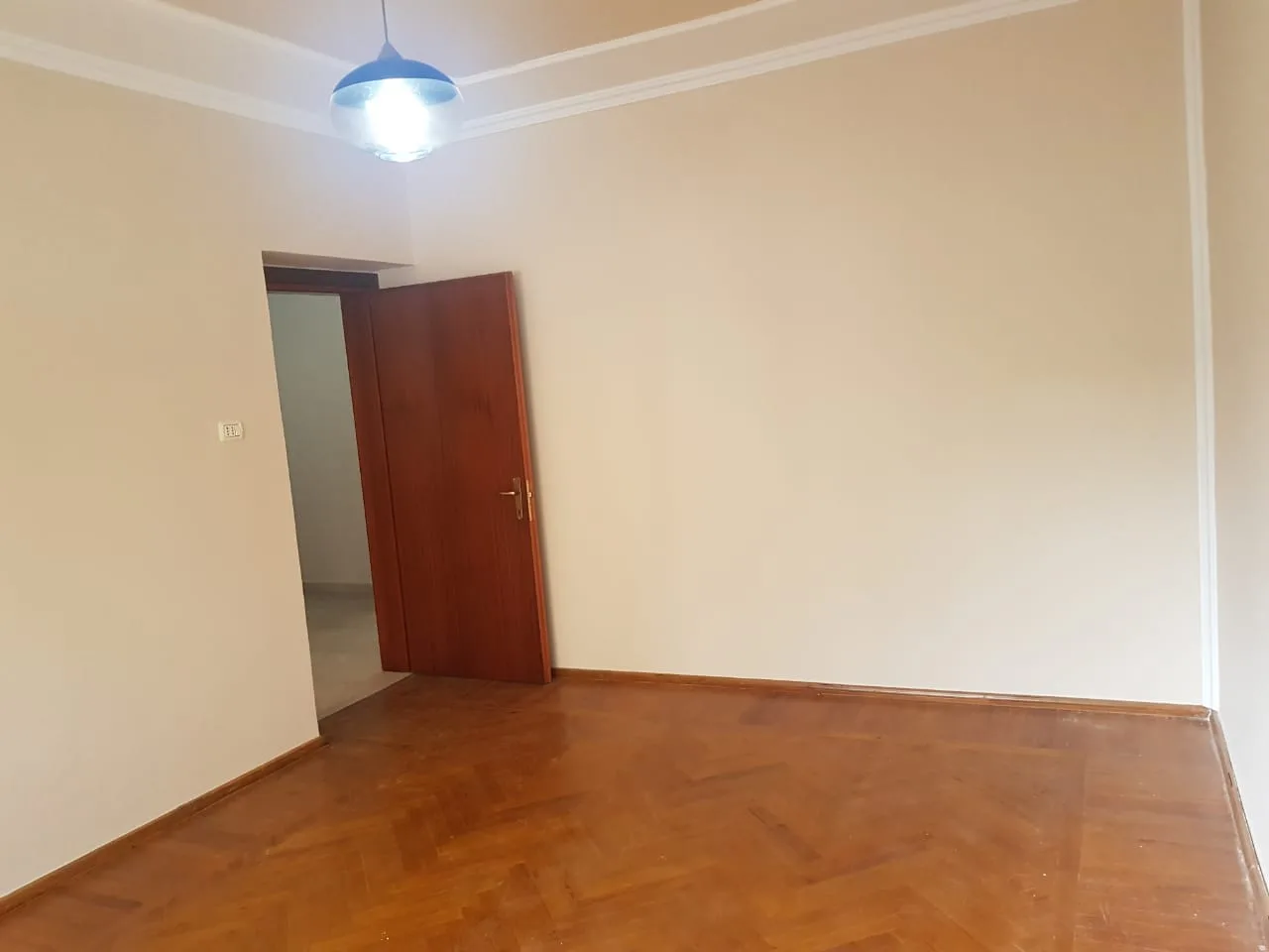 Jepet me qira apartament 3+1 në myslym shyr, tiranë