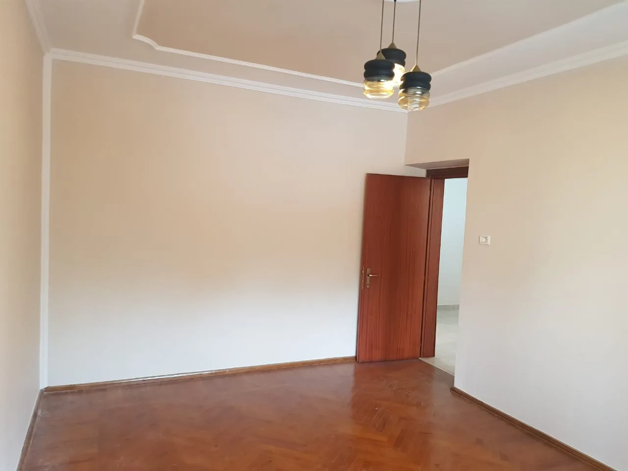 Jepet me qira apartament 3+1 në myslym shyr, tiranë
