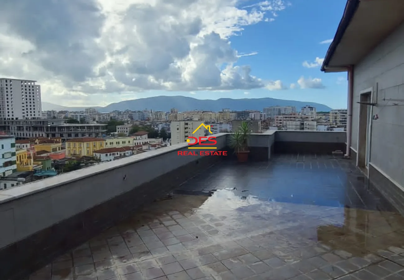 Shitet papafingo 3+1 pranë bashkisë,vlorë