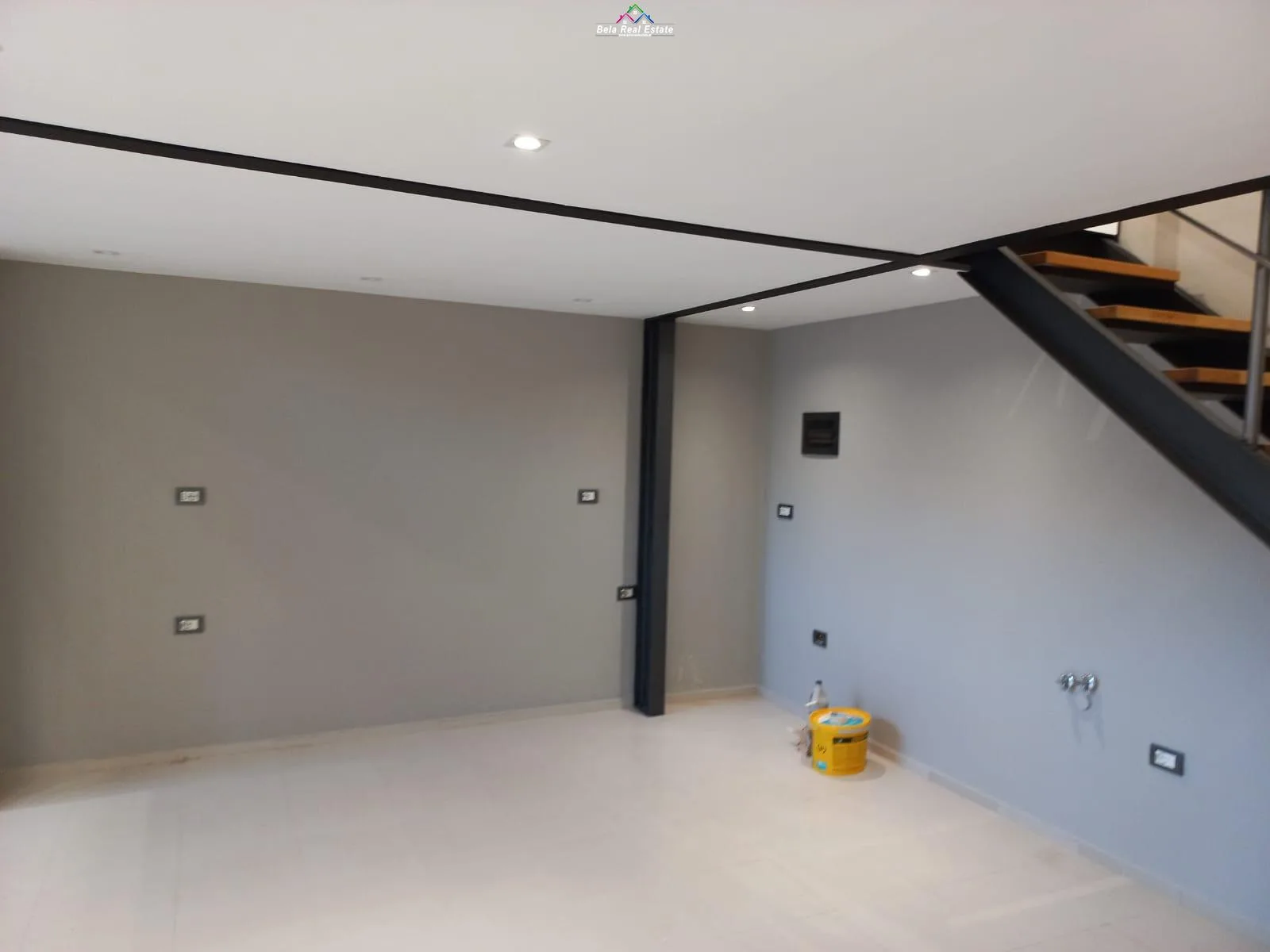 Dyqan Duplex me qera prane  Ures se Selites (ID BD21370)