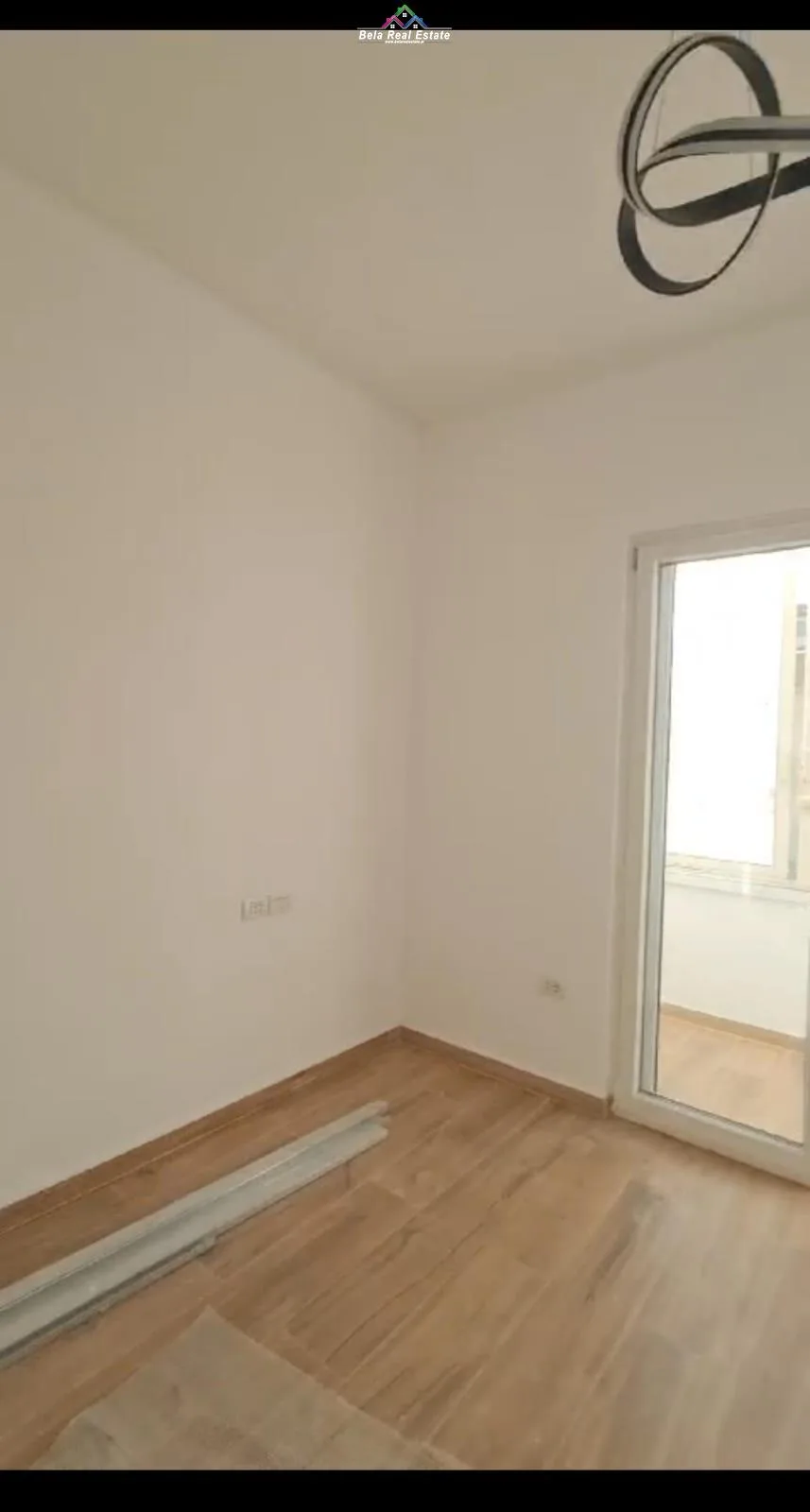 Zyre me Qera 2+1 tek Bulevardi Zogu i Pare (ID BZ2289) Tirane
